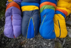 Marmot Ouray Long -Naisten Untuvamakuupussi, Arctic Navy/Dark Azure